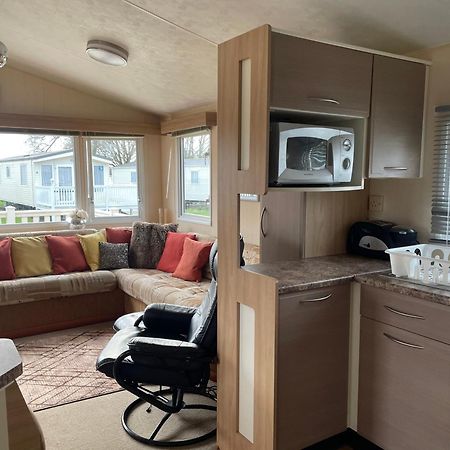 Cosy 3 Bedroom Caravan, South Cerney Bagian luar foto