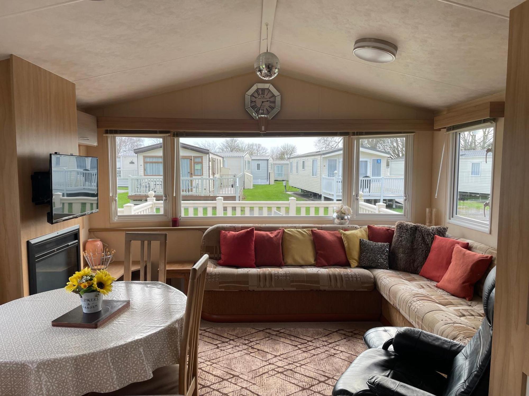 Cosy 3 Bedroom Caravan, South Cerney Bagian luar foto